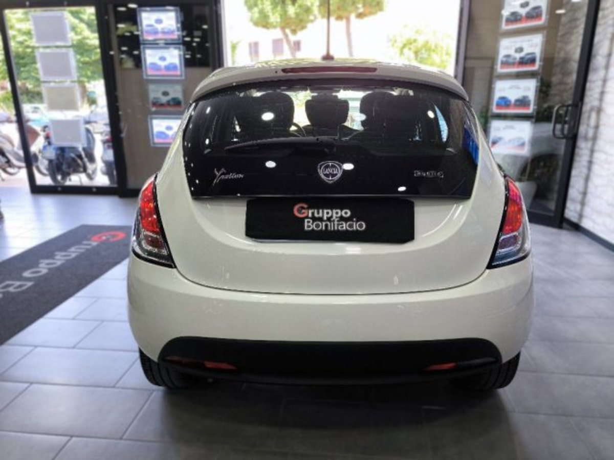 Lancia Ypsilon 1.0 FireFly 5 porte S&S Hybrid Ecochic A. Ferretti (5)