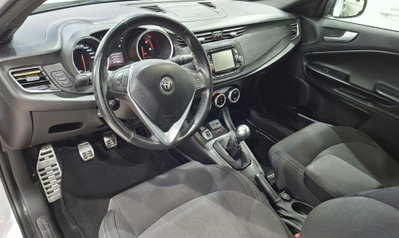 Alfa Romeo Giulietta 1.6 JTDm Ti 120cv (18)