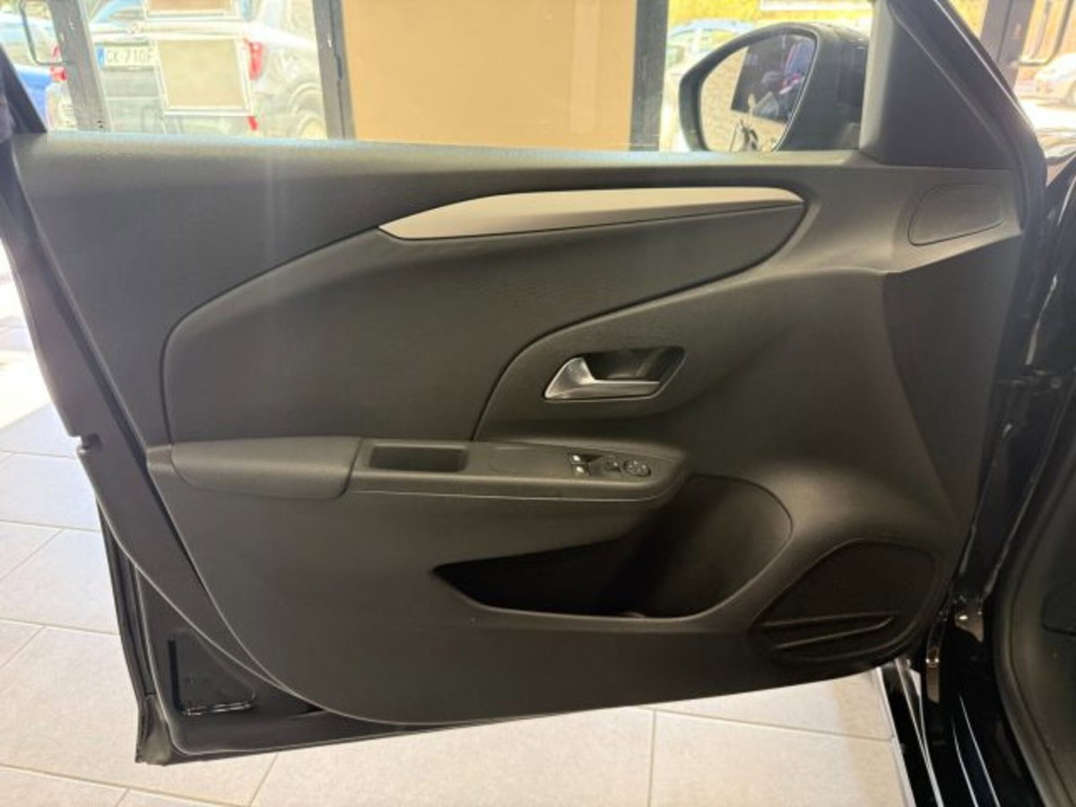 Opel Corsa 1.5 D 100 CV Edition (9)