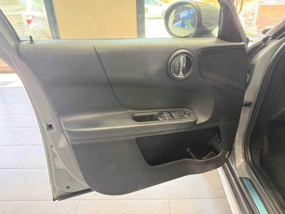 MINI Mini Countryman 1.5 One D Essential Countryman (12)