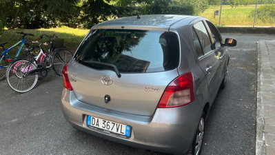 Toyota Yaris 1.0 5 porte Sol (4)