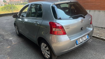 Toyota Yaris 1.0 5 porte Sol (5)