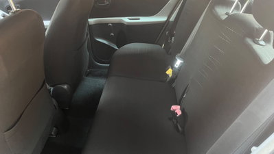 Toyota Yaris 1.0 5 porte Sol (8)