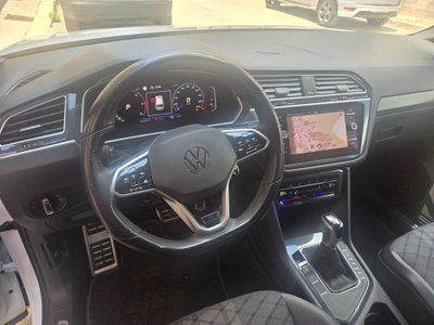 Volkswagen Tiguan 2.0 TDI 150 CV SCR DSG 4MOTION R-Line (11)