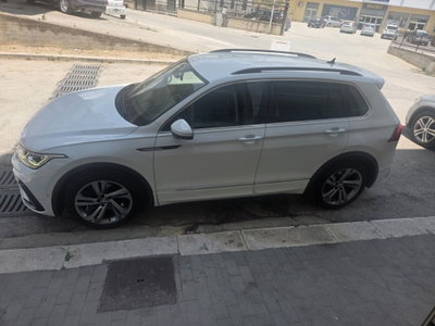 Volkswagen Tiguan 2.0 TDI 150 CV SCR DSG 4MOTION R-Line (9)