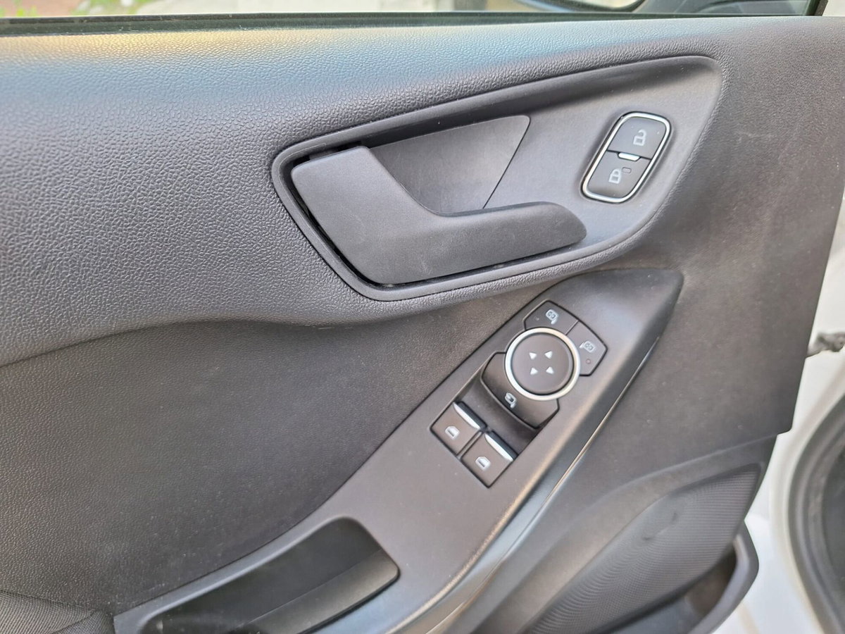Ford Fiesta 1.5 EcoBlue 5 porte (15)