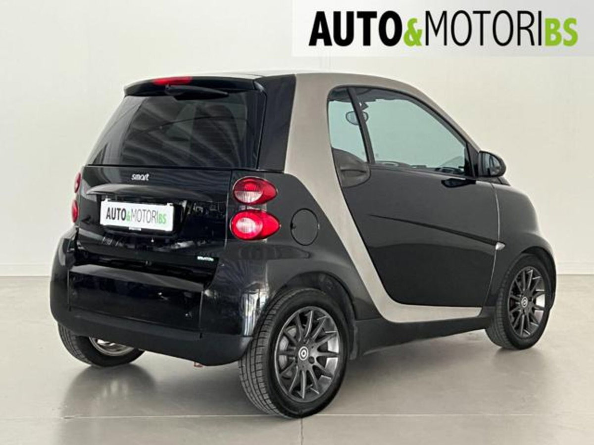 smart Fortwo 1000 52 kW MHD coupé passion (4)