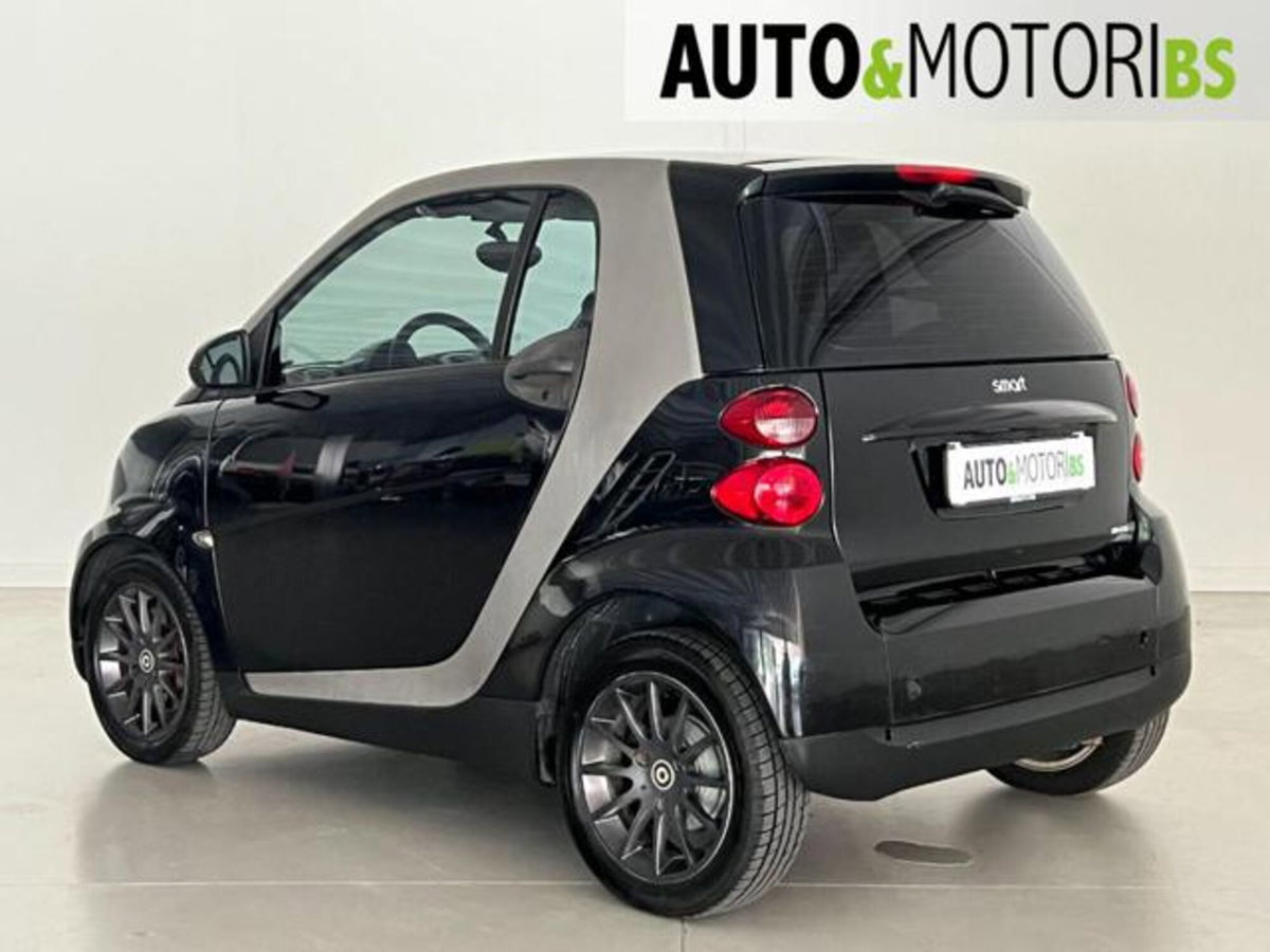 smart Fortwo 1000 52 kW MHD coupé passion (6)