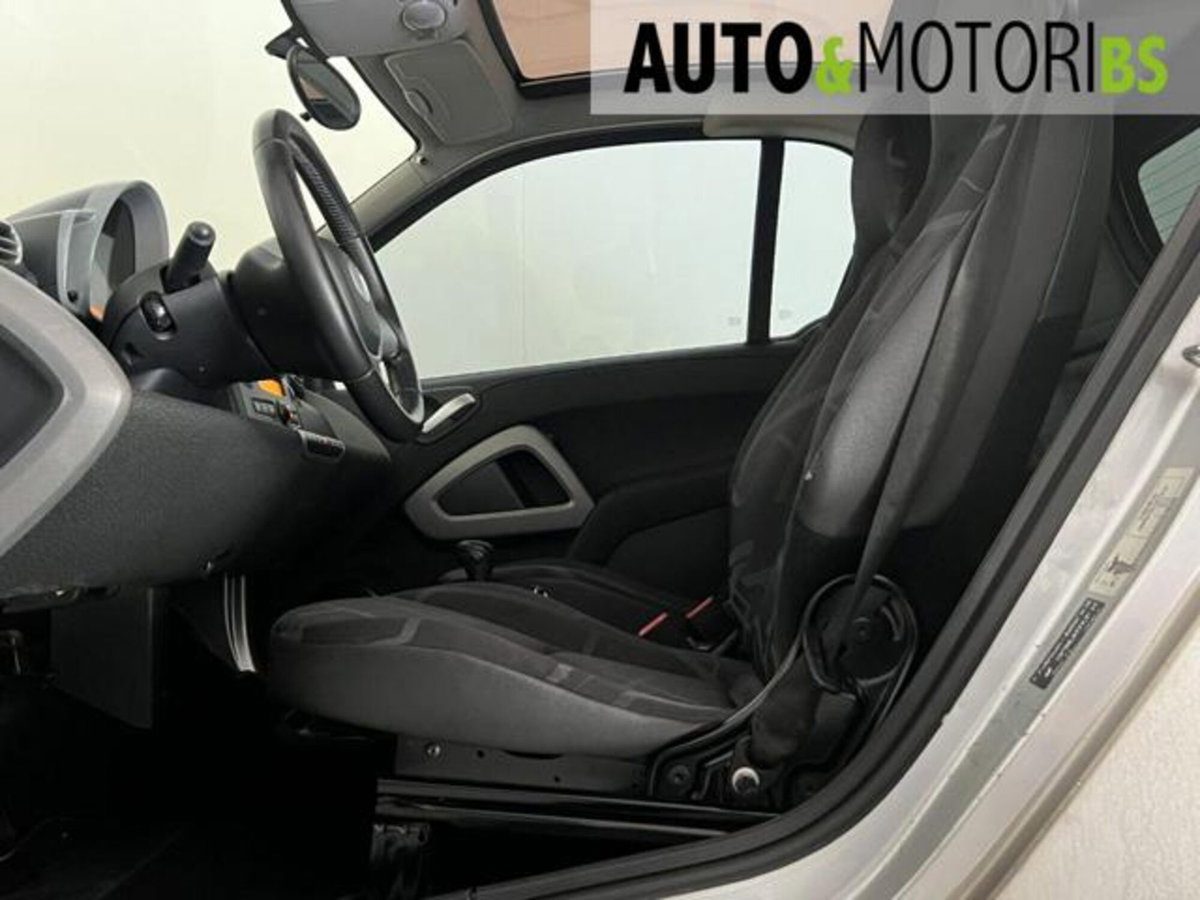 smart Fortwo 1000 52 kW MHD coupé passion (9)