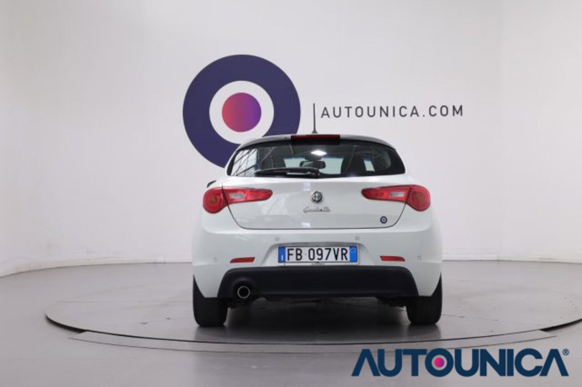 Alfa Romeo Giulietta 1.6 JTDm-2 Distinctive (15)