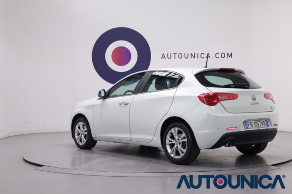 Alfa Romeo Giulietta 1.6 JTDm-2 Distinctive (16)