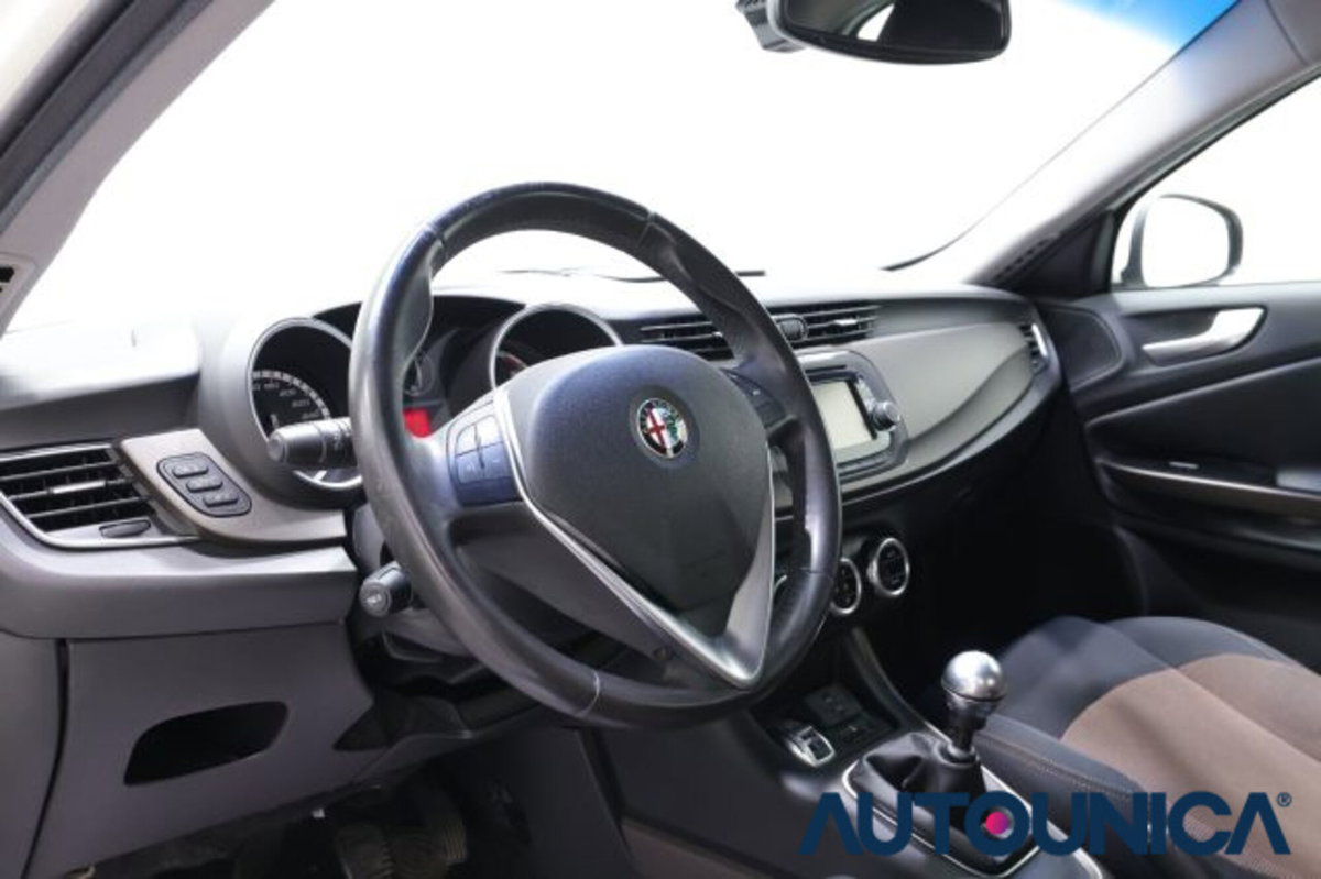 Alfa Romeo Giulietta 1.6 JTDm-2 Distinctive (5)