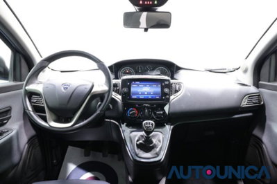 Lancia Ypsilon 1.0 FireFly 5 porte S&S Hybrid Silver Plus (10)