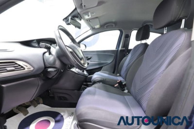 Lancia Ypsilon 1.0 FireFly 5 porte S&S Hybrid Silver Plus (19)