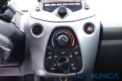 Toyota Aygo 1.0 VVT-i 69 CV 5 porte x-cool TSS (9)