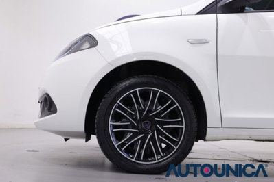 Lancia Ypsilon 1.0 FireFly 5 porte S&S Hybrid Ecochic Gold (14)