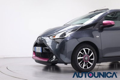 Toyota Aygo Connect 1.0 VVT-i 72 CV 5 porte x-wave (11)