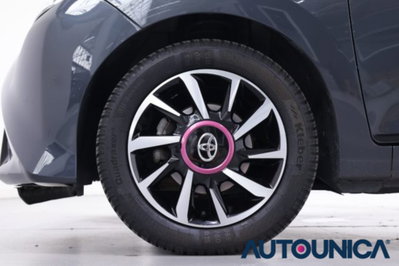 Toyota Aygo Connect 1.0 VVT-i 72 CV 5 porte x-wave (13)