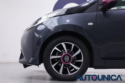 Toyota Aygo Connect 1.0 VVT-i 72 CV 5 porte x-wave (17)