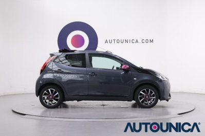 Toyota Aygo Connect 1.0 VVT-i 72 CV 5 porte x-wave (4)