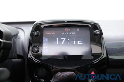 Toyota Aygo Connect 1.0 VVT-i 72 CV 5 porte x-wave (9)
