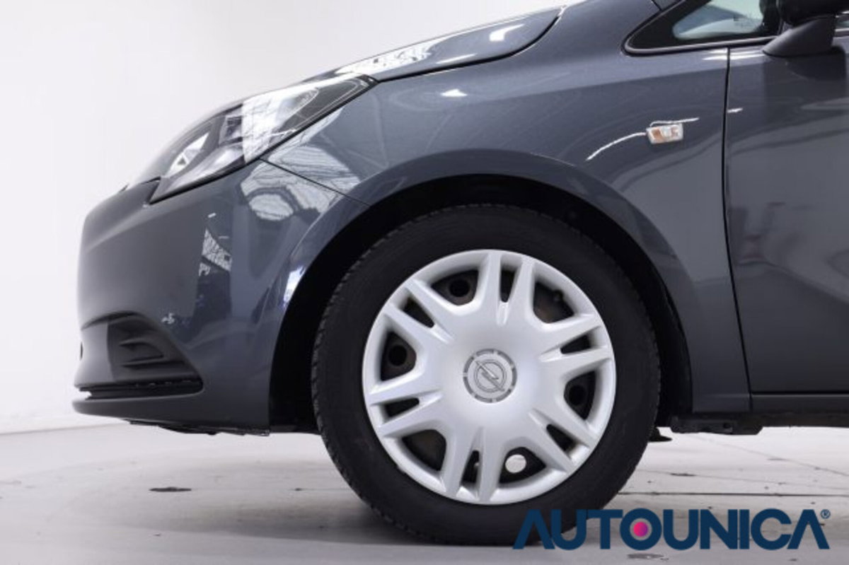 Opel Corsa 1.2 5 porte Advance (17)