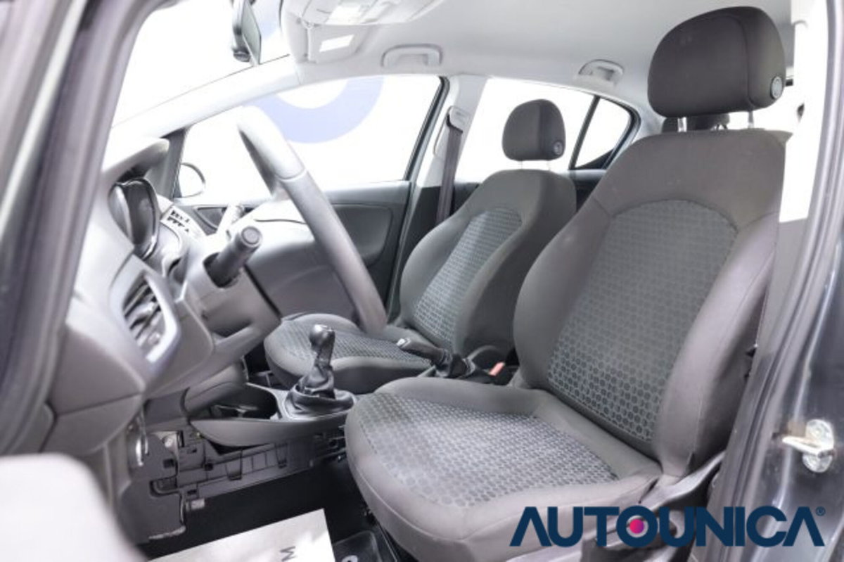 Opel Corsa 1.2 5 porte Advance (6)