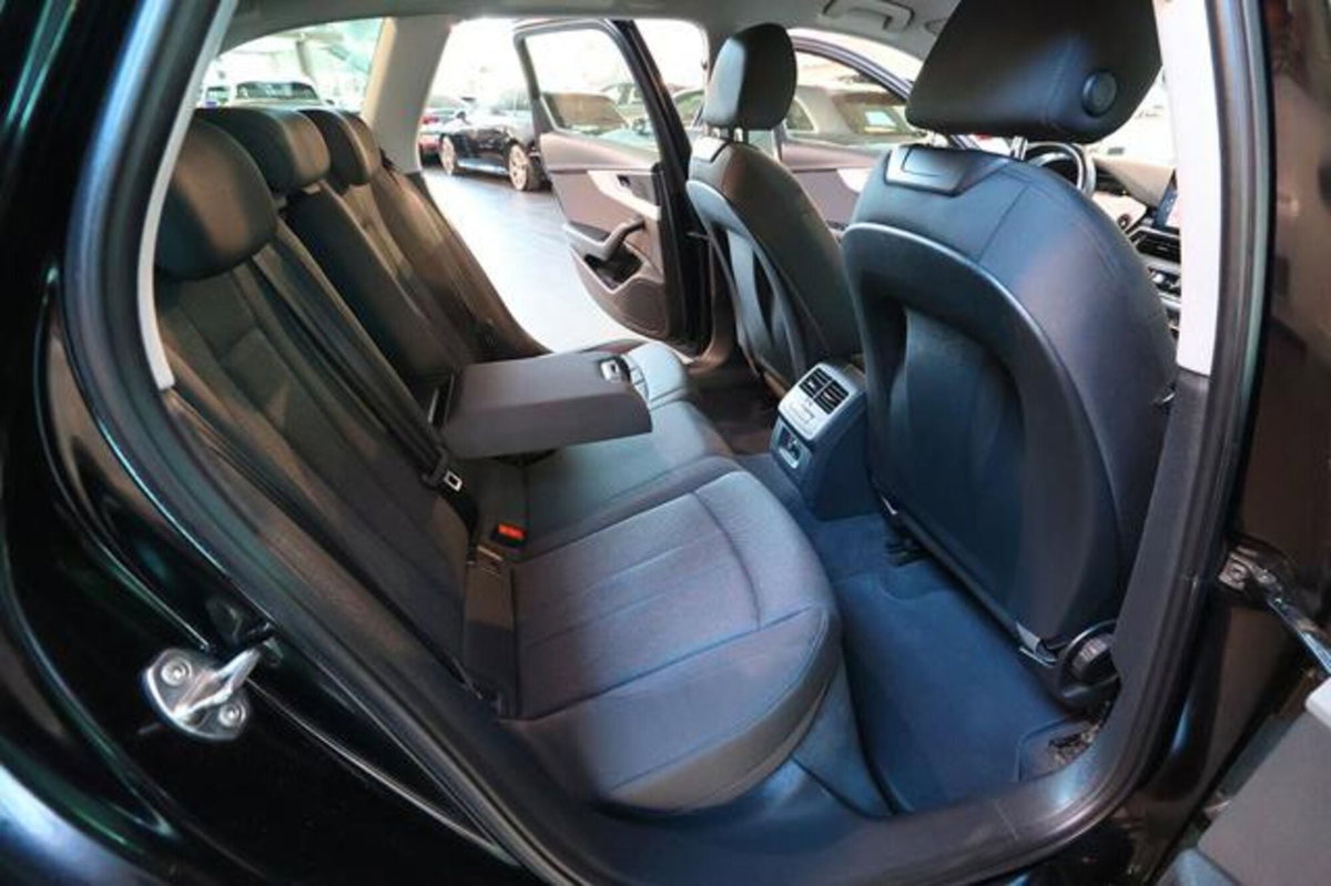 Audi A4 Avant 30 2.0 tdi mhev Business Advanced 136cv s-tronic (19)