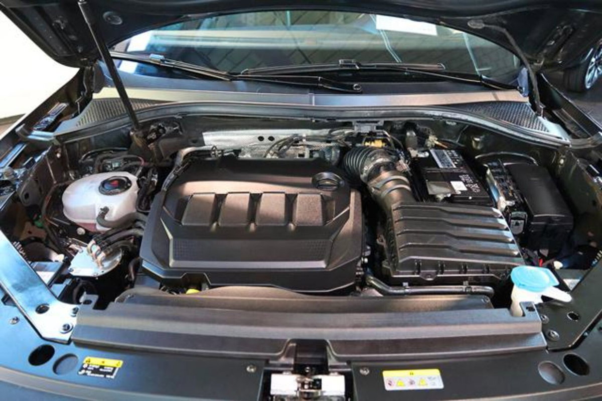 Volkswagen Tiguan 2.0 TDI 150 CV SCR DSG 4MOTION R-Line (11)