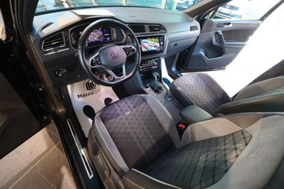 Volkswagen Tiguan 2.0 TDI 150 CV SCR DSG 4MOTION R-Line (13)