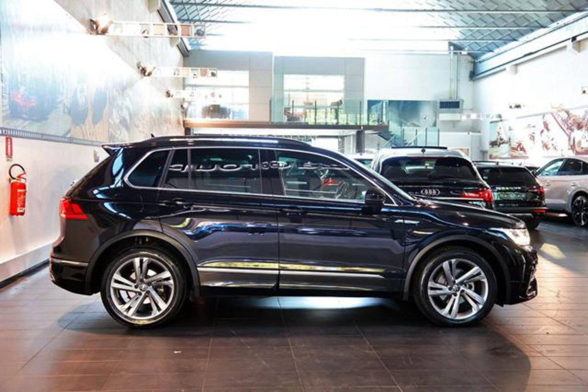 Volkswagen Tiguan 2.0 TDI 150 CV SCR DSG 4MOTION R-Line (2)