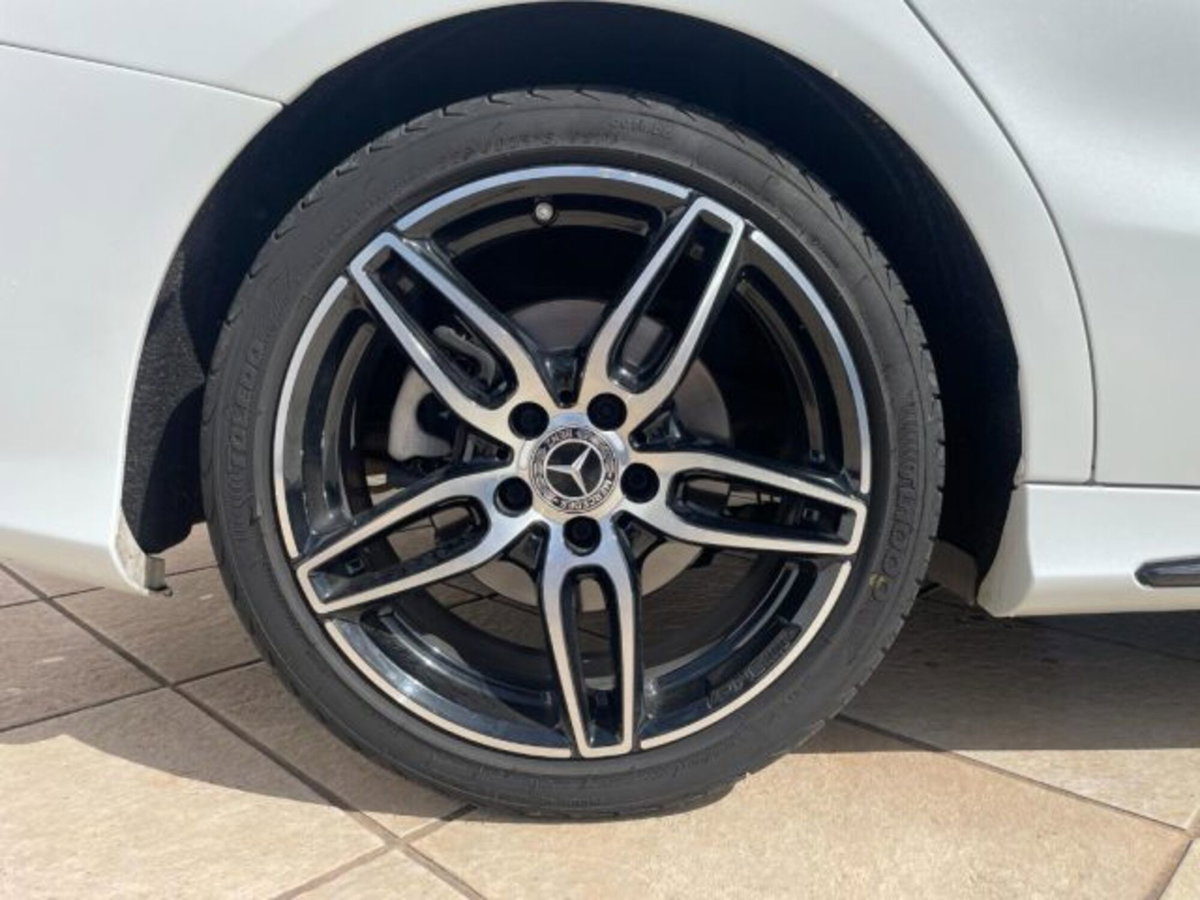Mercedes-Benz CLA Shooting Brake 200 d Automatic Premium Dark Night (13)