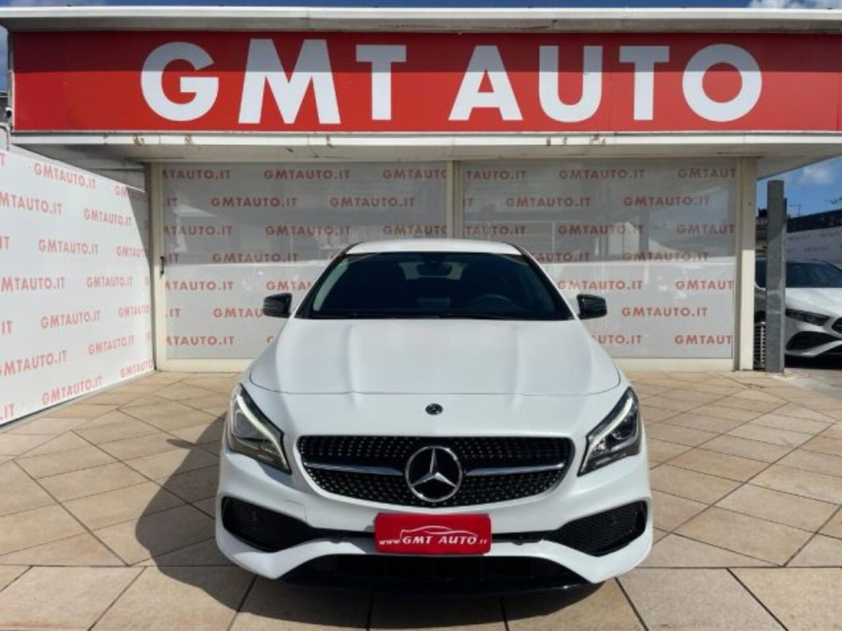 Mercedes-Benz CLA Shooting Brake 200 d Automatic Premium Dark Night (2)