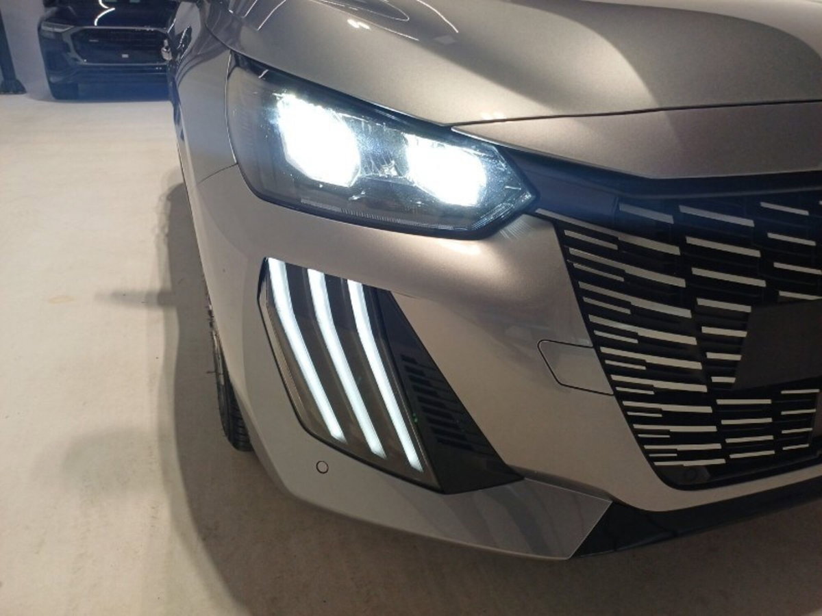 Peugeot 208 PureTech 100 Stop&Start 5 porte Allure (11)