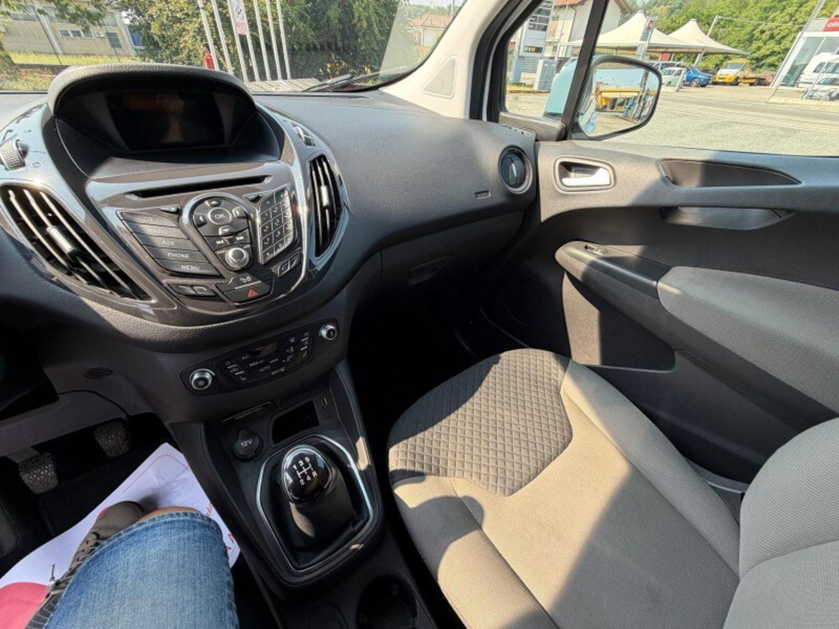 Ford Tourneo Courier 1.0 EcoBoost 100 CV Plus (8)