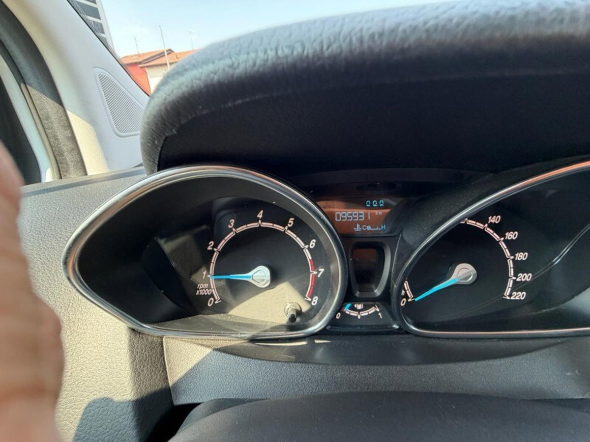 Ford Tourneo Courier 1.0 EcoBoost 100 CV Plus (9)