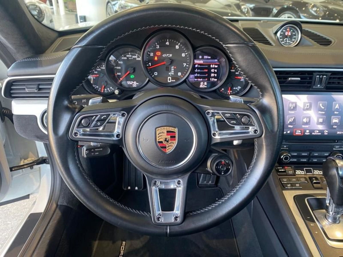 Porsche 911 Coupé 3.0 Carrera 4 GTS (16)