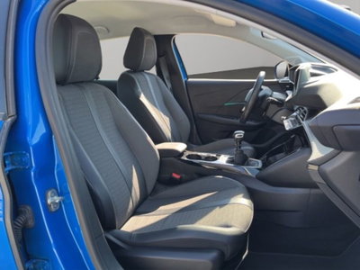 Peugeot 208 1.2 puretech Active s&s 100cv (9)