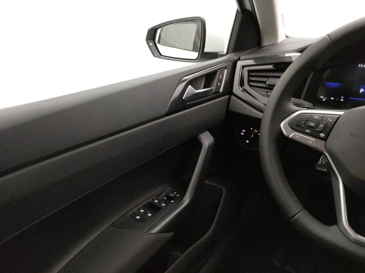 Volkswagen Polo 1.0 tsi Edition 95cv dsg (16)