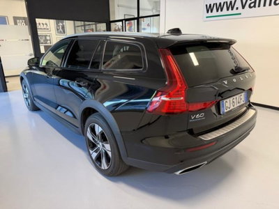 Volvo V60 Cross Country 2.0 b4 Ultimate awd auto (7)