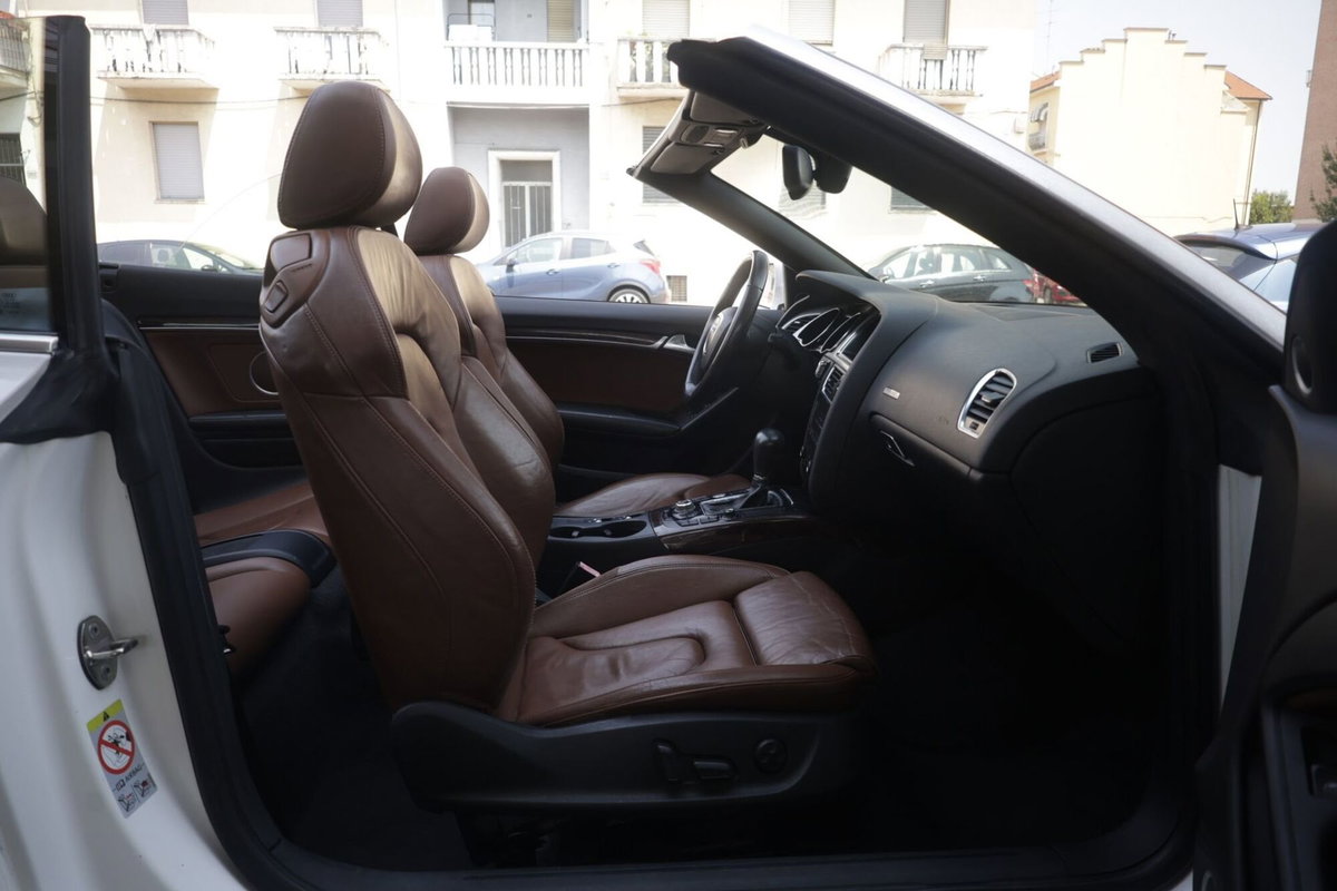 Audi A5 Cabrio 3.0 V6 TDI F.AP. quattro S tr. (10)