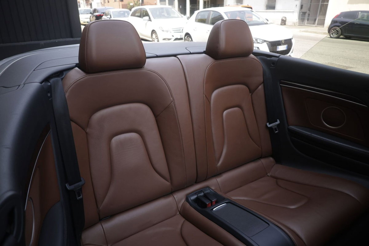 Audi A5 Cabrio 3.0 V6 TDI F.AP. quattro S tr. (12)
