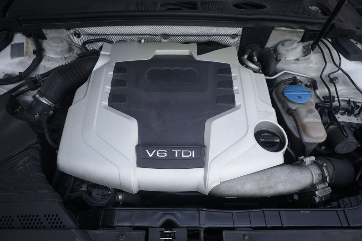 Audi A5 Cabrio 3.0 V6 TDI F.AP. quattro S tr. (18)