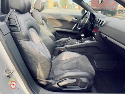 Audi TT Cabrio 2.0 TFSI (12)