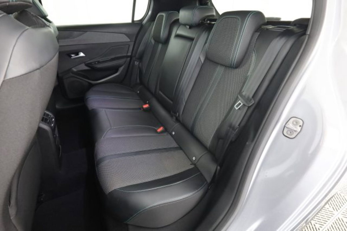 Peugeot 308 PureTech Turbo 130 S&S EAT8 Allure (3)