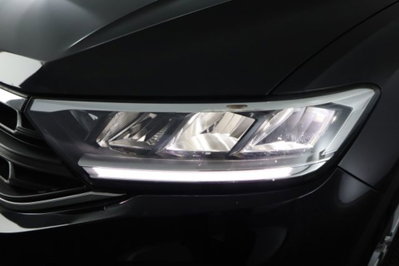 Volkswagen T-Roc 1.5 tsi Life dsg (9)