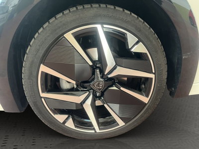 Peugeot 208 motore elettrico 136 CV 5 porte GT (4)