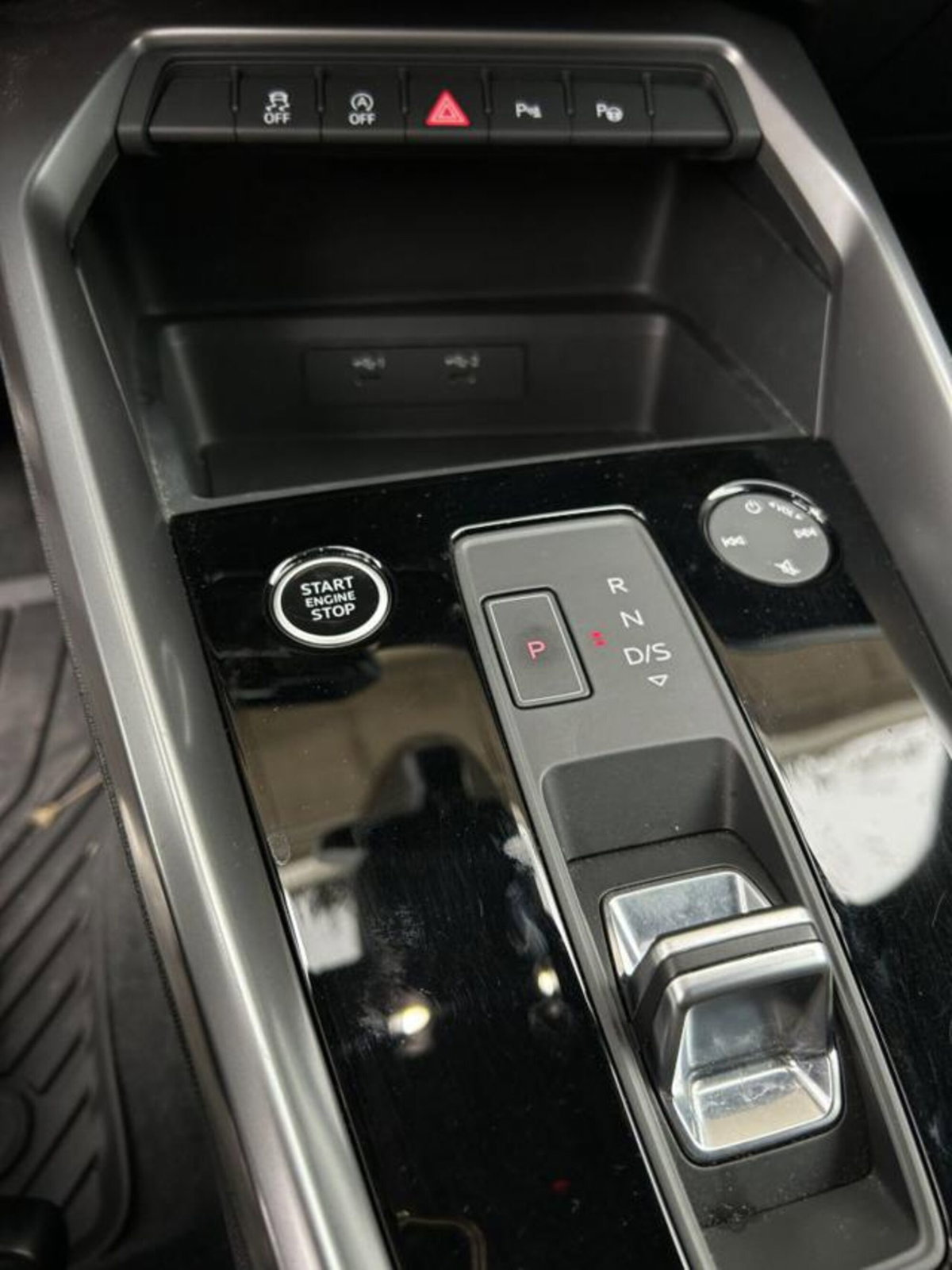 Audi A3 Sportback 30 g-tron S tronic Business (12)