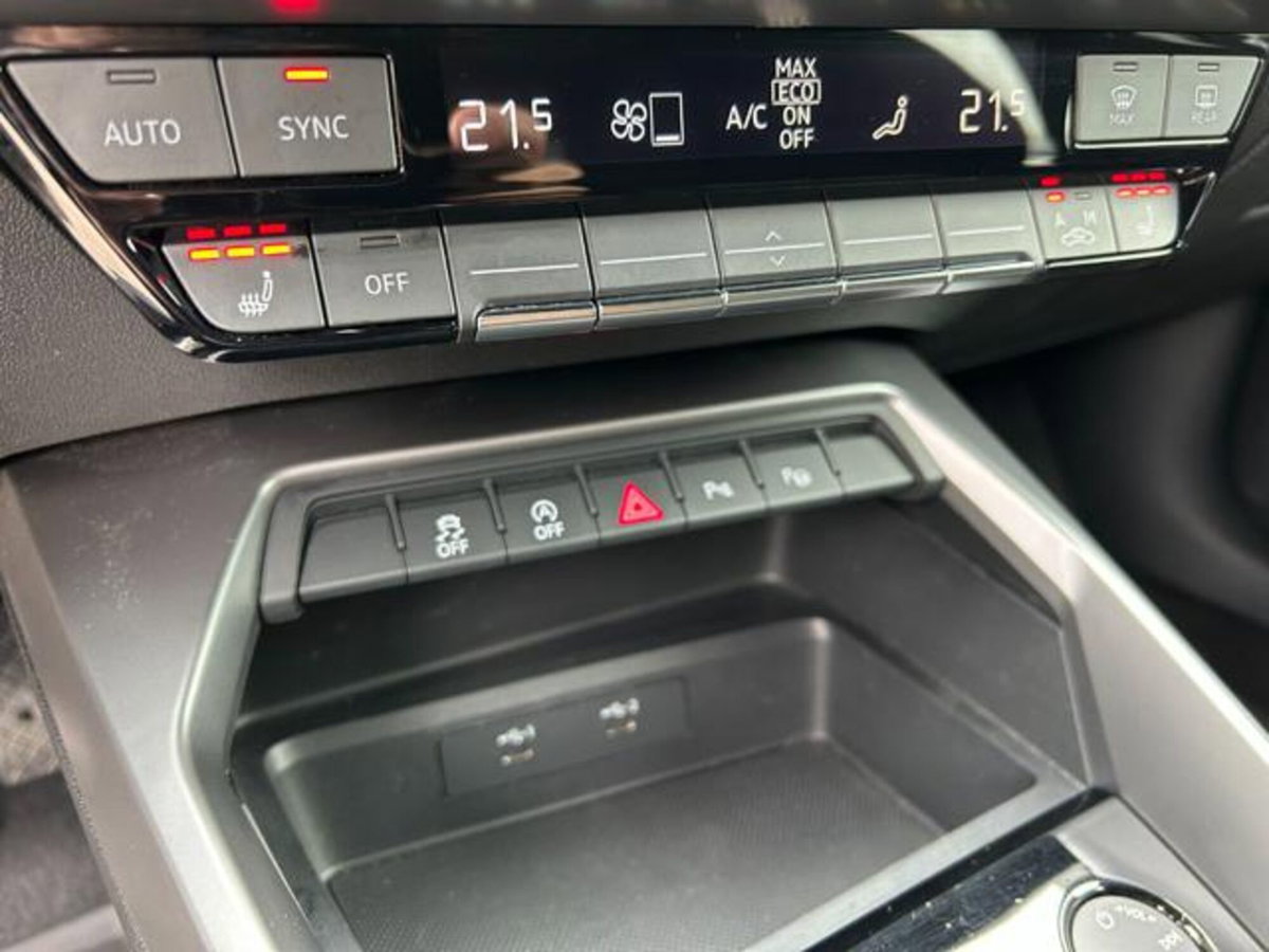 Audi A3 Sportback 30 g-tron S tronic Business (15)