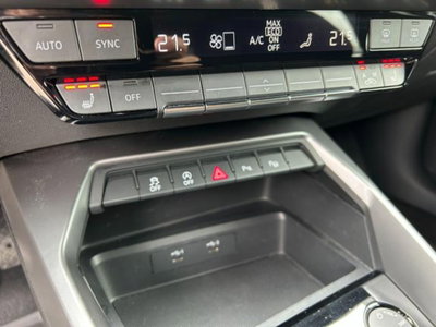 Audi A3 Sportback 30 g-tron S tronic Business (14)